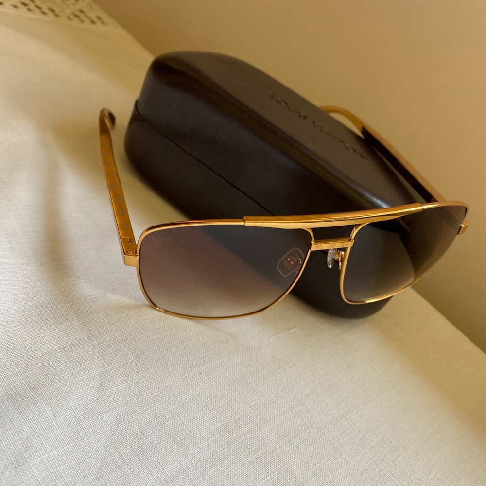 Men’s Gold Louis Vuitton sunglasses